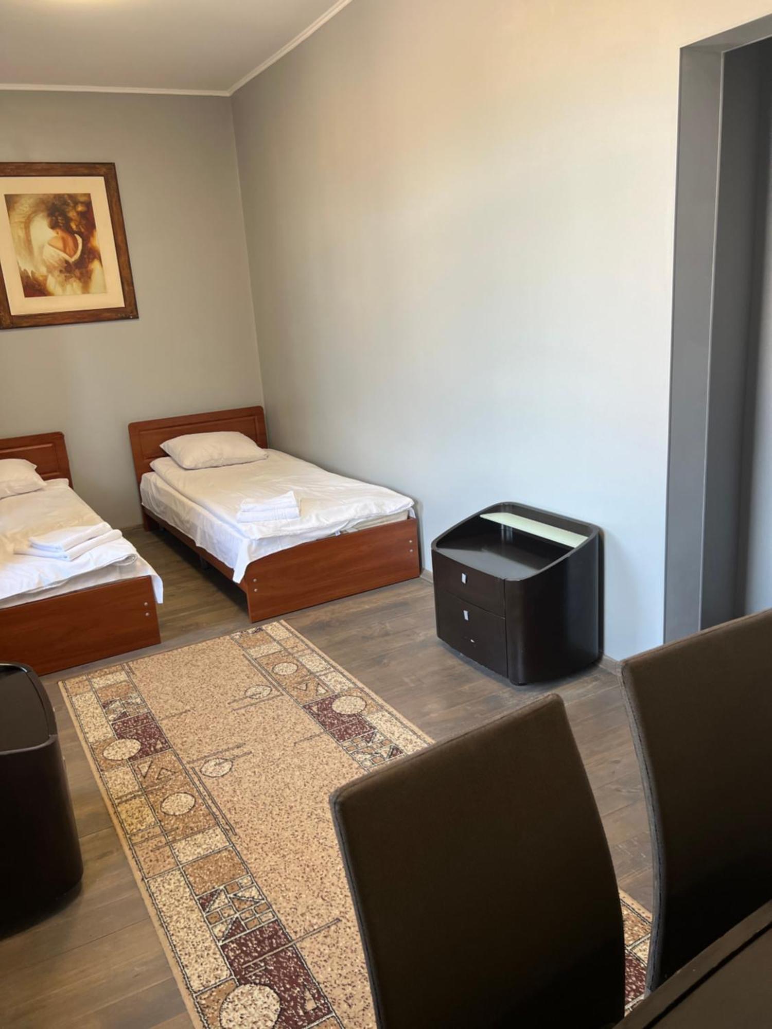 Maximus Hotel Lutsʼk Extérieur photo